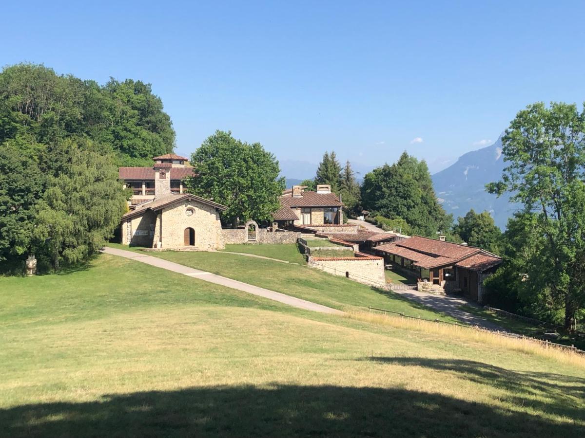 Au Pied Du Vercors Tout Est Permis La Riviere  외부 사진